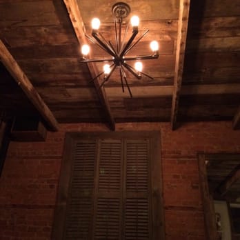 Bridges Tavern - Bars Near Me - Blue Mountains, Ontario