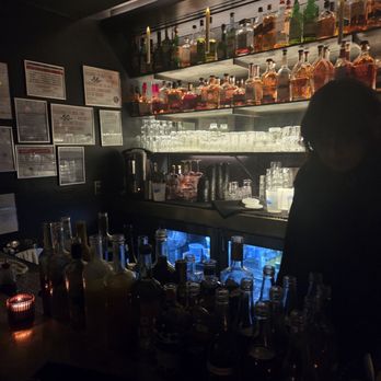 Up Room - Bar seating - Cocktail Bars Near Me - Chicago, Illinois