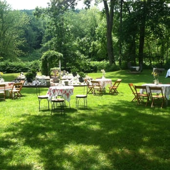 The Lothian House - Cocktail hour - Bed & Breakfast Near Me - Cochecton, New York