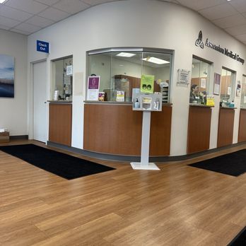 Ascension Medical Group - Front desk. - Medical Centers Near Me - Chicago, Illinois