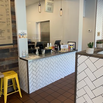 Guac N Tacos - Counter - Tacos Near Me - Elmhurst, Illinois