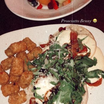 El Moro Spirits & Tavern - Benedict with prosciutto instead of pancetta Fruit Salad - New American Near Me - Durango, Colorado El Moro Spirits & Tavern - Benedict with prosciutto instead of pancetta Fruit Salad - New American Near Me - Durango, Colorado
