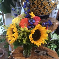 Rockville Florist & Gift Baskets - Designers choice