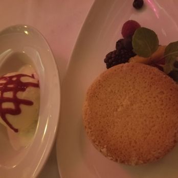 Cielo - Butter Cake and accompanied ice cream - Seafood Near Me - Cabazon, California