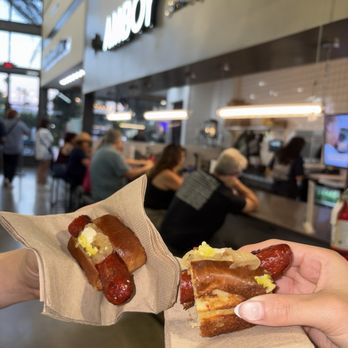 Amboy - Hot dog sample - Burgers Near Me - West Covina, California Amboy - Hot dog sample - Burgers Near Me - West Covina, California
