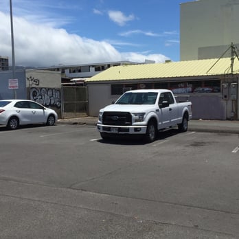 Grace's Inn - parking - Fast Food Near Me - Honolulu, Hawaii