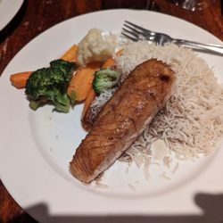 Lakeside Bar & Grill