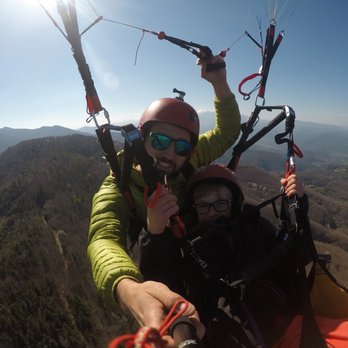 Benjamin Boutellier Biplace en Parapente - Biplace découverte sur le site de Céret - Active Life Near Me - Céret, 66 Benjamin Boutellier Biplace en Parapente - Biplace découverte sur le site de Céret - Active Life Near Me - Céret, 66