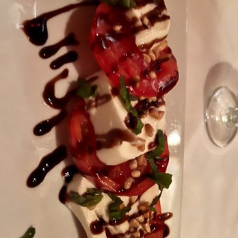 II Capuccino Ristorante - Fresh Mozzarella & Tomato - Italian Near Me - Sag Harbor, New York II Capuccino Ristorante - Fresh Mozzarella & Tomato - Italian Near Me - Sag Harbor, New York
