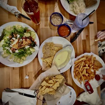 Hecho En Waco - Gringo Burrito Salmon Chimichurri Salad Enchiladas Al Carbon Chicken Tenders - New Mexican Cuisine Near Me - Waco, Texas Hecho En Waco - Gringo Burrito Salmon Chimichurri Salad Enchiladas Al Carbon Chicken Tenders - New Mexican Cuisine Near Me - Waco, Texas