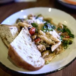 Wreckers Sports Bar - Fresh Rigatoni Cajun Pasta - not that great. Lacked flavor.