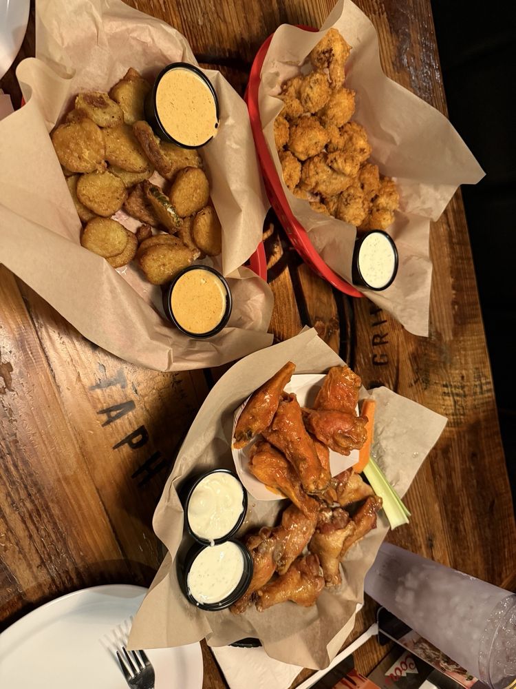 Wingin' It Bar and Grille