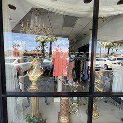 Vogue Resale - Store front
