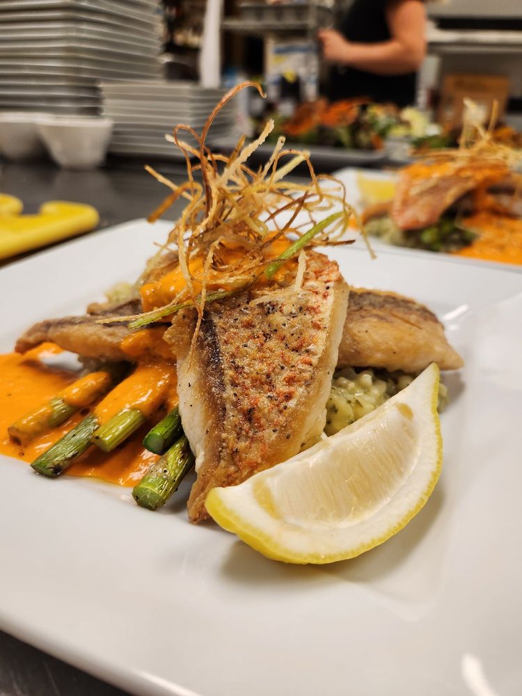 Daniel's Casual Fine Dining Image