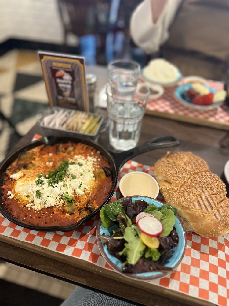 Cafe Landwer - Yonge & Bloor