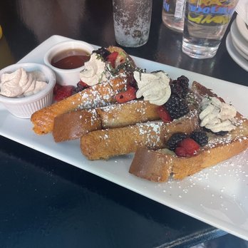 Dutch Freds - Tres Leches French Toast Brunch - Cocktail Bars Near Me - New York, New York