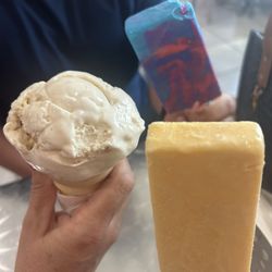 Paletas La Michoakana - Mango and cotton candy paletas