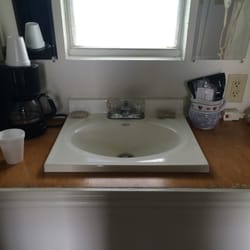 Tee Pee RV Park - Sink and dirty windowsill