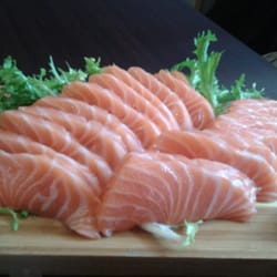 Kawayi - L'ottimo sashimi di salmone mangiato oggi a pranzo...