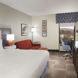 Hampton Inn Charleston-Southridge - Guest room