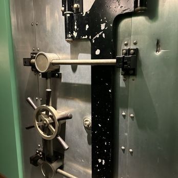 Rigo - An old bank vault - Spanish Near Me - Honolulu, Hawaii Rigo - An old bank vault - Spanish Near Me - Honolulu, Hawaii