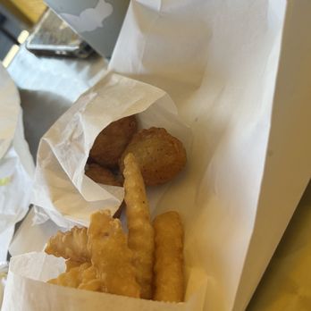 Buzzs Drive In - Chicken nuggets & fries - Burgers Near Me - Goshen, California Buzzs Drive In - Chicken nuggets & fries - Burgers Near Me - Goshen, California
