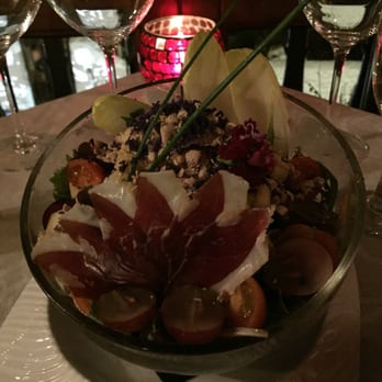 Estrellas de San Nicolás - Gourmet Salada with smoked cured duck ham,pine nuts, apple and duck fois gras - Mediterranean Near Me - Granada, GR
