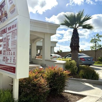 In-N-Out Burger - Drive thru only 6 cars ahead and to of 8 minutes that it took to get my order - Burgers Near Me - San Diego, California In-N-Out Burger - Drive thru only 6 cars ahead and to of 8 minutes that it took to get my order - Burgers Near Me - San Diego, California