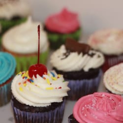 Tipsy Treats Maui - Assorted Cupcakes