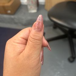 Unique Nails & Spa Salon - Crooked and sloppy
