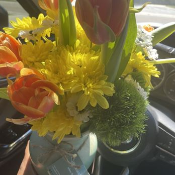 Blooming Stems - Tulip bouquet - Floral Designers Near Me