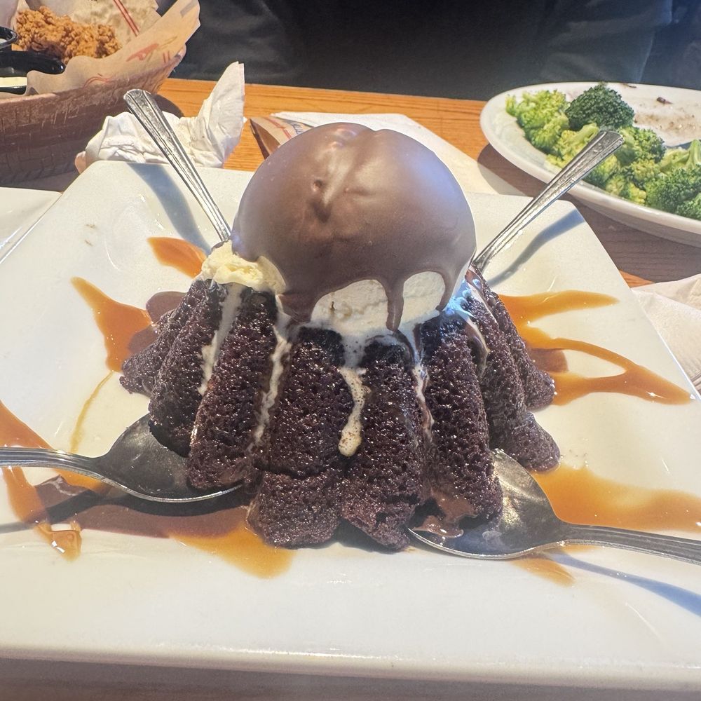 Chili's Grill & Bar - Molten Chocolate Cake - Tex-Mex Near Me - American Fork, Utah Chili's Grill & Bar - Molten Chocolate Cake - Tex-Mex Near Me - American Fork, Utah