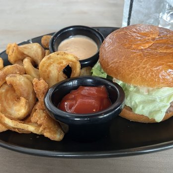 Rising Tide Tavern - Burger - American Near Me - Pacific Beach, Washington
