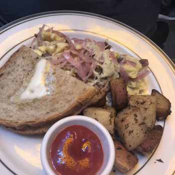 MUD - Scrambled eggs with onions and bacon - Coffee & Tea Near Me - New York, New York MUD - Scrambled eggs with onions and bacon - Coffee & Tea Near Me - New York, New York