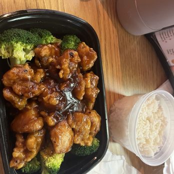 Ginza Spot - General Tso Chicken - Ramen Near Me - Henrico, Virginia