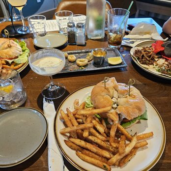 The Windmill Bistro - Breakfast & Brunch Near Me - Sumner, Washington