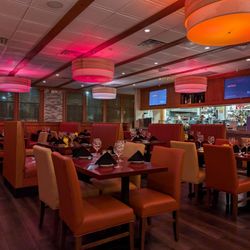 Anthony's NY Pizza & Pasta House - Interior (on a Saturday night around 9pm) - Jan, 2025