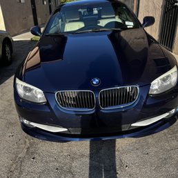 Detailed Convertible BMW 328i