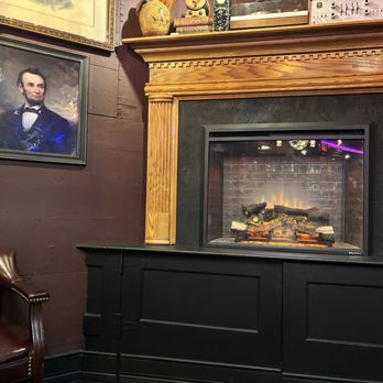 Last Whisky Bar - Fireplace and Abe - Whiskey Bars Near Me - Warwick, New York
