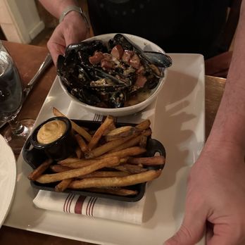 Sawmill Bar & Table - Mussels - New American Near Me - West Dover, Vermont