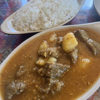 Himalayan Pun Hill - Lamb Vindaloo - Indian Near Me - Montrose, Colorado