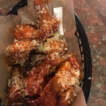 Scotsman's Well Pub - Garbage in my basket of chicken wings - Pubs Near Me - Calgary, Alberta Scotsman's Well Pub - Garbage in my basket of chicken wings - Pubs Near Me - Calgary, Alberta