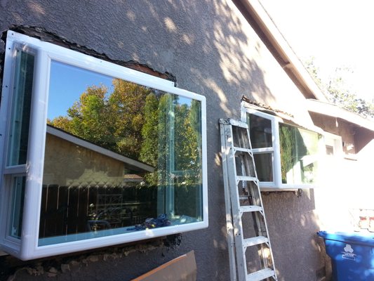 Windows N' Things by null