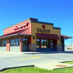 Pizza Hut - Restaurant Exterior