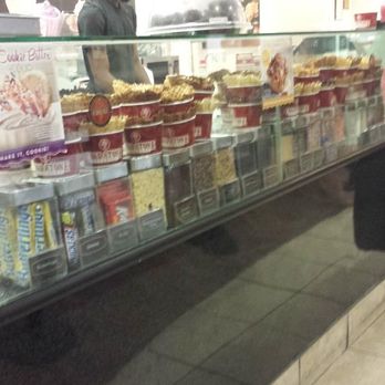 Cold Stone Creamery - Cold Stone in Arlington/Crystal City - Ice Cream & Frozen Yogurt Near Me - Crystal City, Virginia