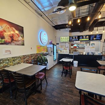 Crunchicken - Dining area - Korean Near Me - Cypress, California Crunchicken - Dining area - Korean Near Me - Cypress, California