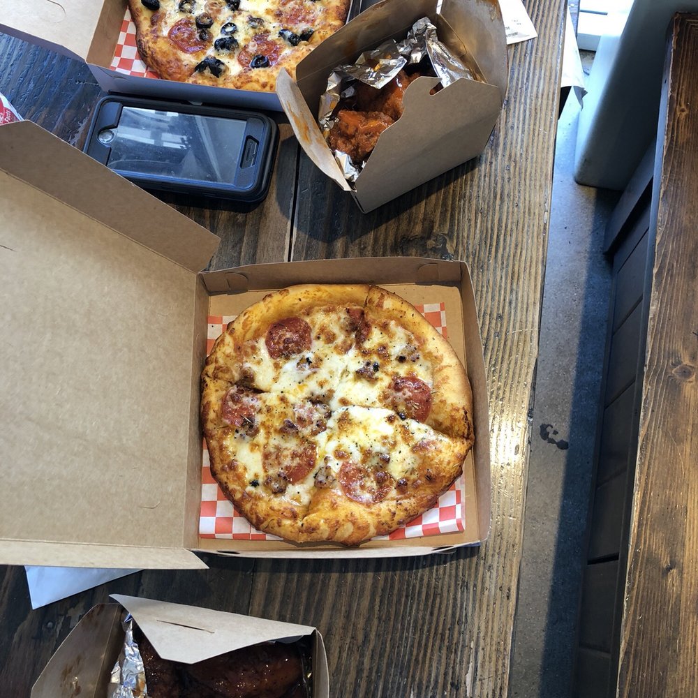 5000 Pies - Pizza Near Me - Long Beach, California
