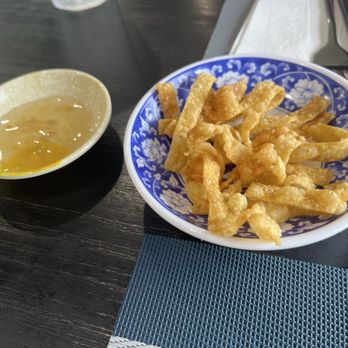 Home Noodles Asian Cuisine - Complimentary Fried wontons were stale - Chinese Near Me - Spring, Texas