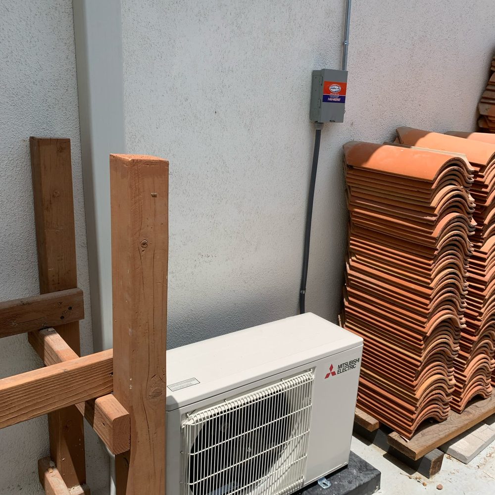 Comfort Air - Outside compressor. - Heating & Air Conditioning/HVAC Near Me - Thousand Palms, California Comfort Air - Outside compressor. - Heating & Air Conditioning/HVAC Near Me - Thousand Palms, California