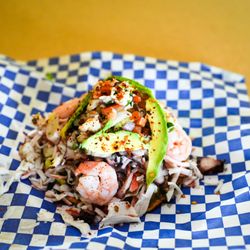 La Costa - Tostada Super Mixta